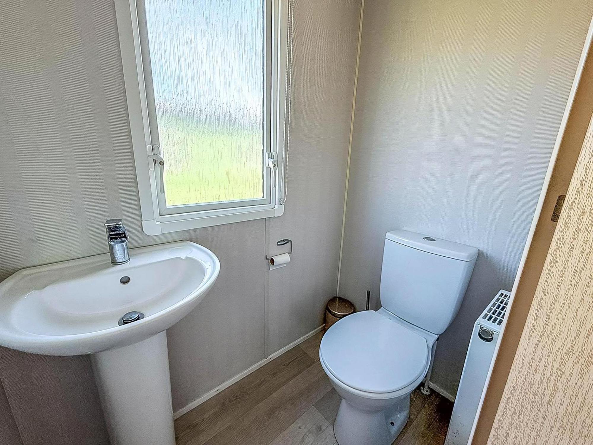 6 Berth Staycation Caravan Nearby Clacton-On-Sea In Essex Ref 26254E Eksteriør bilde